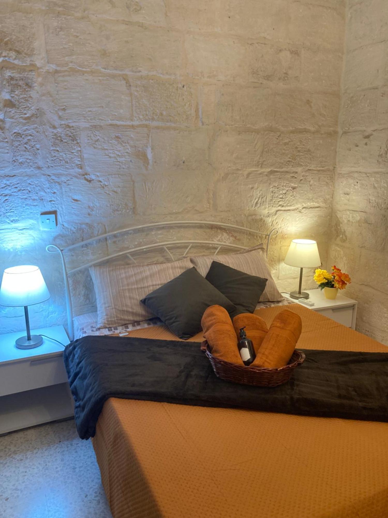 Appartement Charming Central Townhouse In Sliema Steps From Promenade And Sliema Ferry Extérieur photo